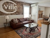 Belmont Farmhouse: Ode 2 Cville Apartment