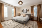Belmont Farmhouse: Retro Apartment