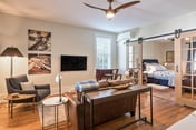 Belmont Farmhouse: Southern Luxury Apartment