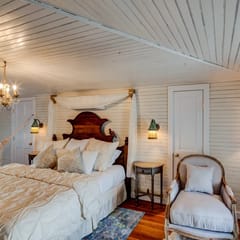 Belmont Farmhouse: Fairytale Loft