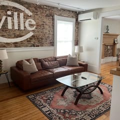 Belmont Farmhouse: Ode 2 Cville Apartment