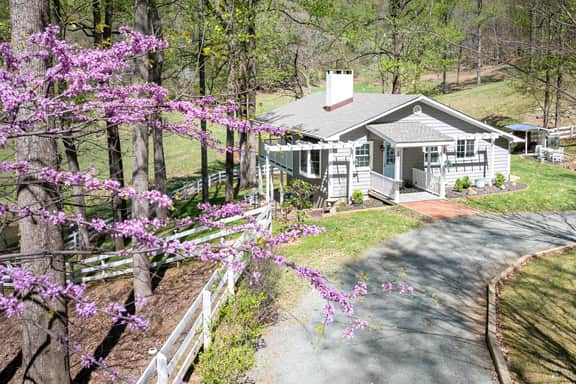 Stonemont Farm Cottage - Image 3